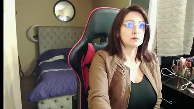 StripChat Carol_Scottt is Freechat Carol_Scottt — Caress my soft curves slowly