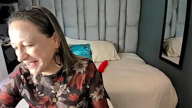 StripChat Charlot_milf is Freechat Charlot_milf — OIL IN MY ASS + SPANKING X5