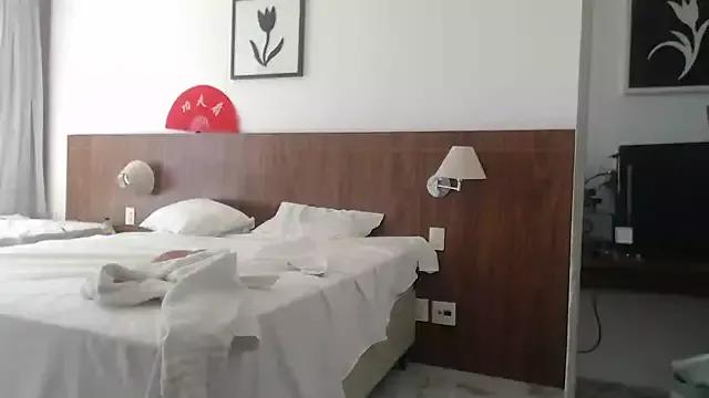 Freechat charlotbelucci_ on StripChat