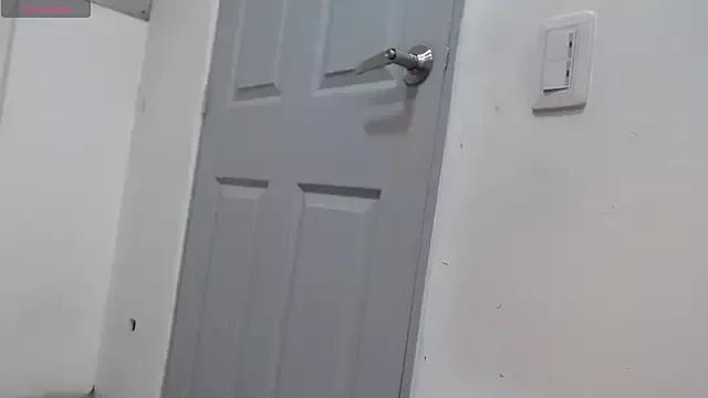 Freechat CloeyGraweing on StripChat