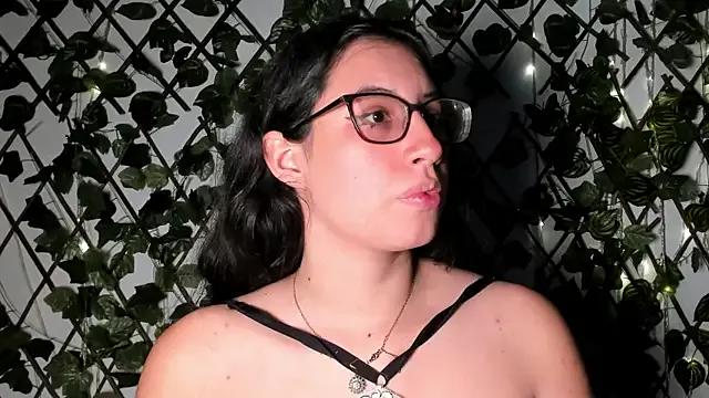 Freechat CoralineSanchez on StripChat