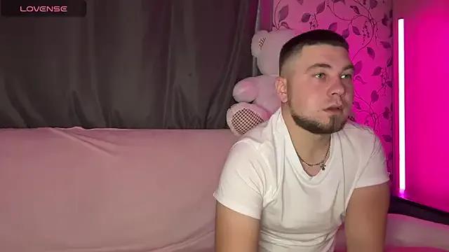 Freechat coupleinspire on StripChat