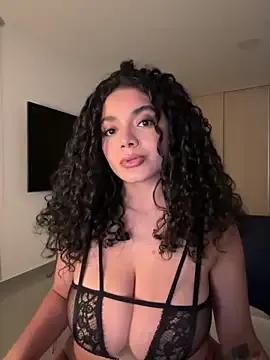 Freechat Curlyierr on StripChat