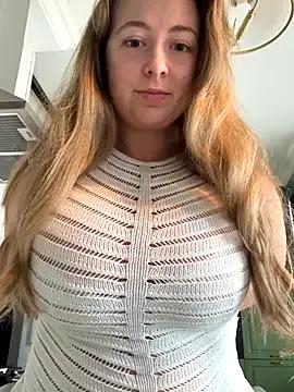 Freechat curvyflawless on StripChat