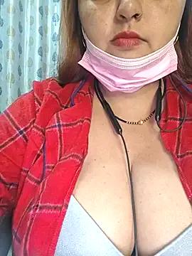 Dianaa9 — Full boobs show 