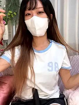 emiiiii1001 on StripChat 