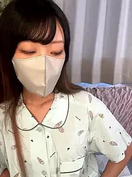 emiiiii1001 on StripChat 