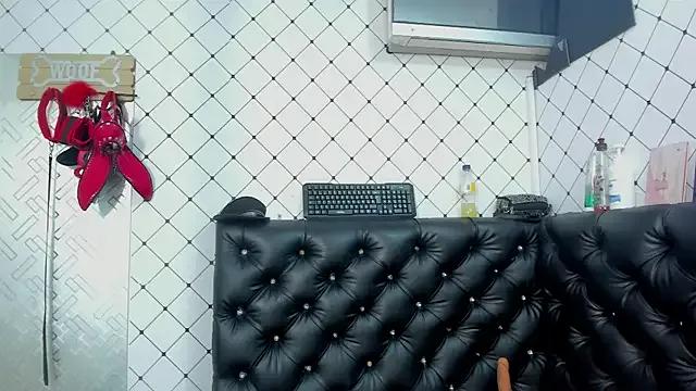 Freechat EMMA_SANTANA on StripChat