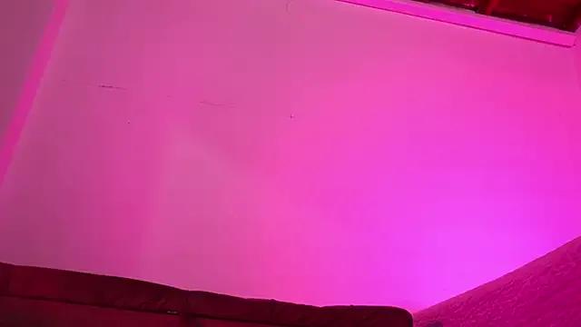 Group emyli_sw_ on StripChat