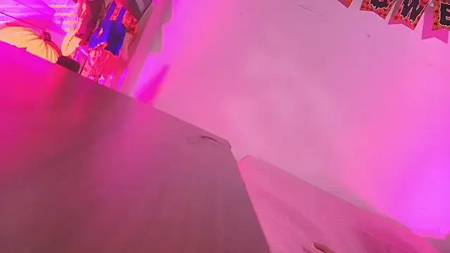 Group emyli_sw_ on StripChat