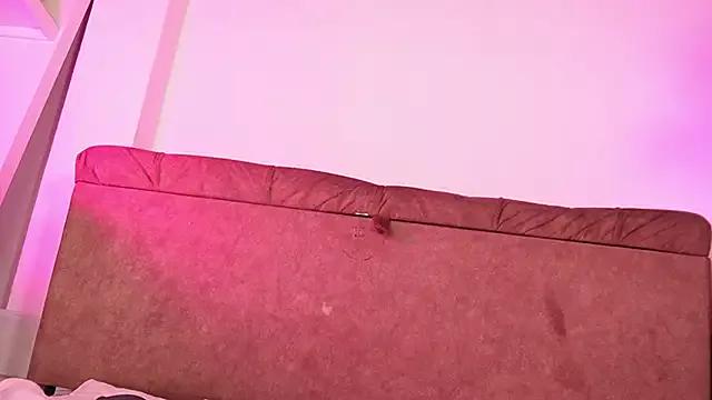 Group emyli_sw_ on StripChat