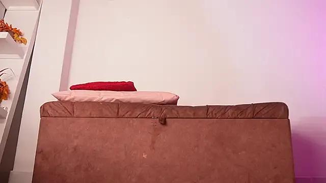 Group emyli_sw_ on StripChat