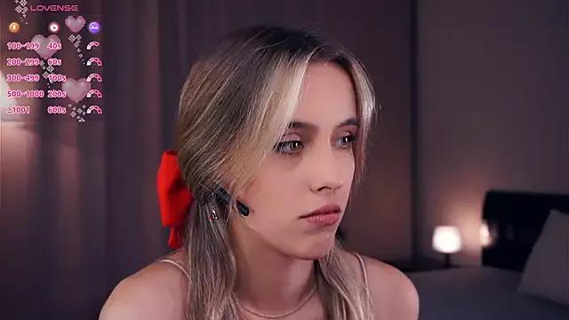 FannyHewson on StripChat 