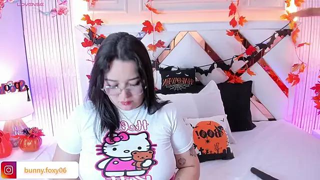 Freechat foxybunny on StripChat