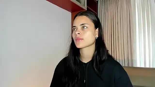 HannaRhodes on StripChat 