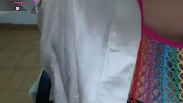 hiilarybrown on StripChat 