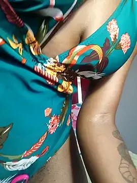 Freechat HoneyDropsX on StripChat