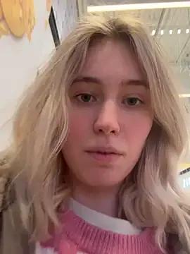 StripChat HoneyRay is Freechat HoneyRay — connect my toy