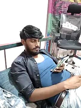 Freechat HotXKrish on StripChat