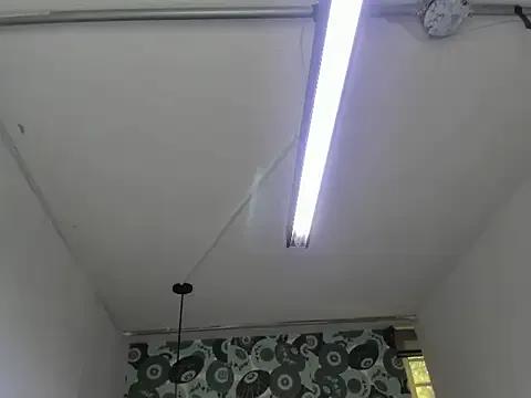 Private Issa_Milf__ on StripChat