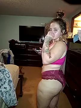 Freechat JuicyExxxperience on StripChat