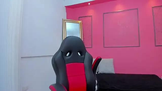 Freechat kendall_roous on StripChat