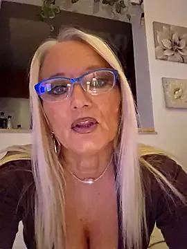 kikkastar on StripChat 