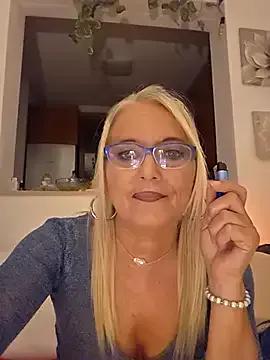 kikkastar on StripChat 