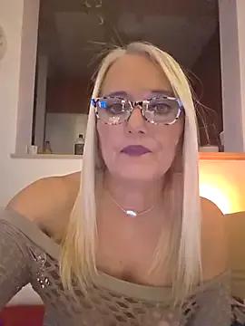 kikkastar on StripChat 