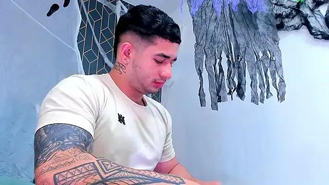 Freechat king_falconer on StripChat