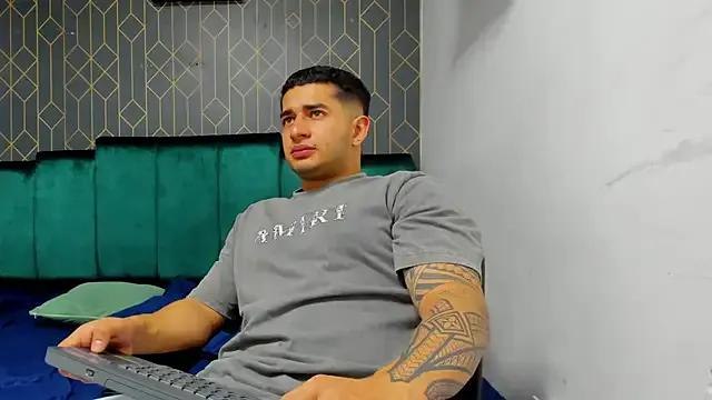 Freechat king_falconer on StripChat