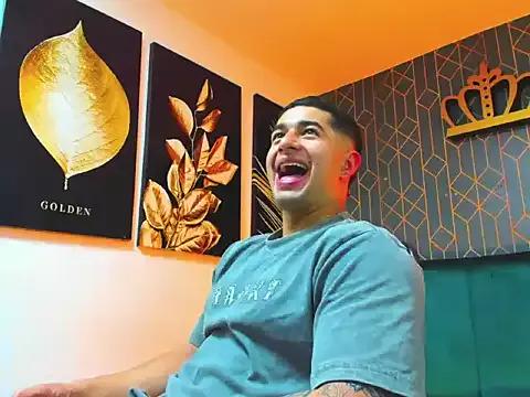 Freechat king_falconer on StripChat