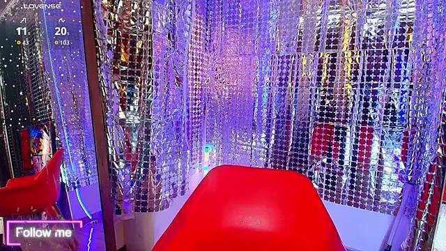 LatexDevil_Blondie — lick master's boots