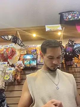 Leonardmoppet — Freechat on StripChat