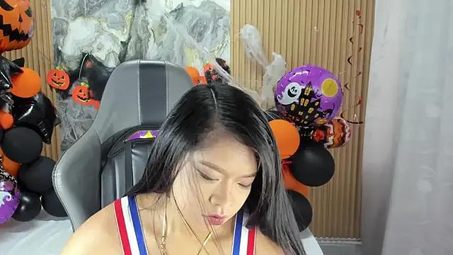 Lili_16 on StripChat 