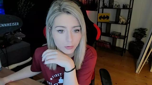 Freechat Lisaonthemoon on StripChat