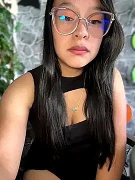 Liulee2 on StripChat 