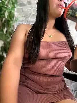 Liulee2 on StripChat 