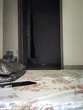 StripChat Love_bitsss is Freechat Love_bitsss — Nude dance in public live