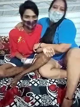 Freechat LoveOnStream on StripChat