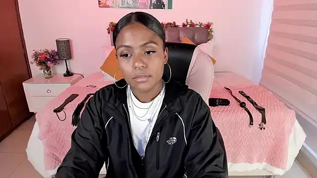 Freechat Lucie_Harper on StripChat