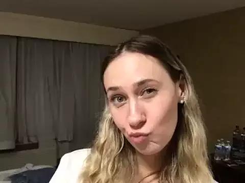 M1ssyk1ssy on StripChat 