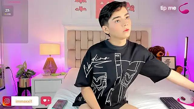 StripChat Maxi_little is Freechat Maxi_little — hi maxi