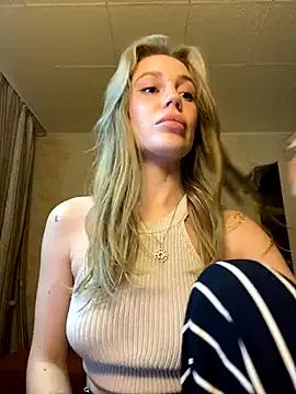 Freechat meanexx on StripChat