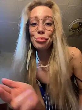 Freechat meanexx on StripChat