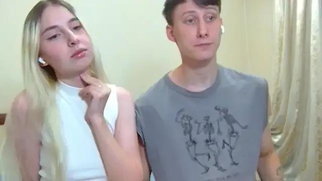 Freechat MiaAndWilliam on StripChat