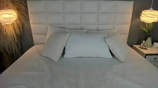 Freechat MiaVixen_ on StripChat