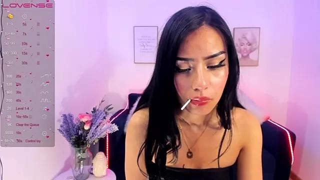 Misslinda_ on StripChat 