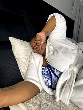 Freechat MissLola27 on StripChat