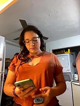 Freechat Mommasaurrex on StripChat